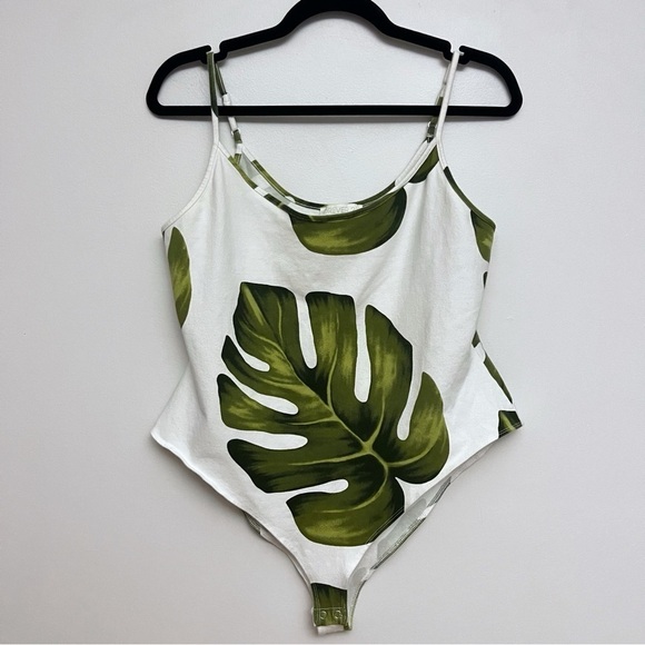 Forever 21 Plus Women’s 2X Tropical Banana Leaf Print Spaghetti Strap Bodysuit - Picture 1 of 7